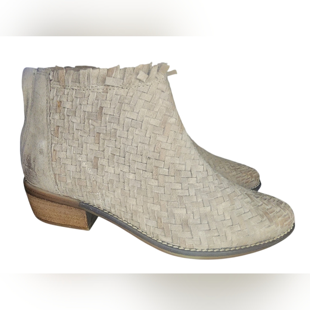 Very Volatile Nashwan Bootie, Womens 9.5 - Picture 2 of 10